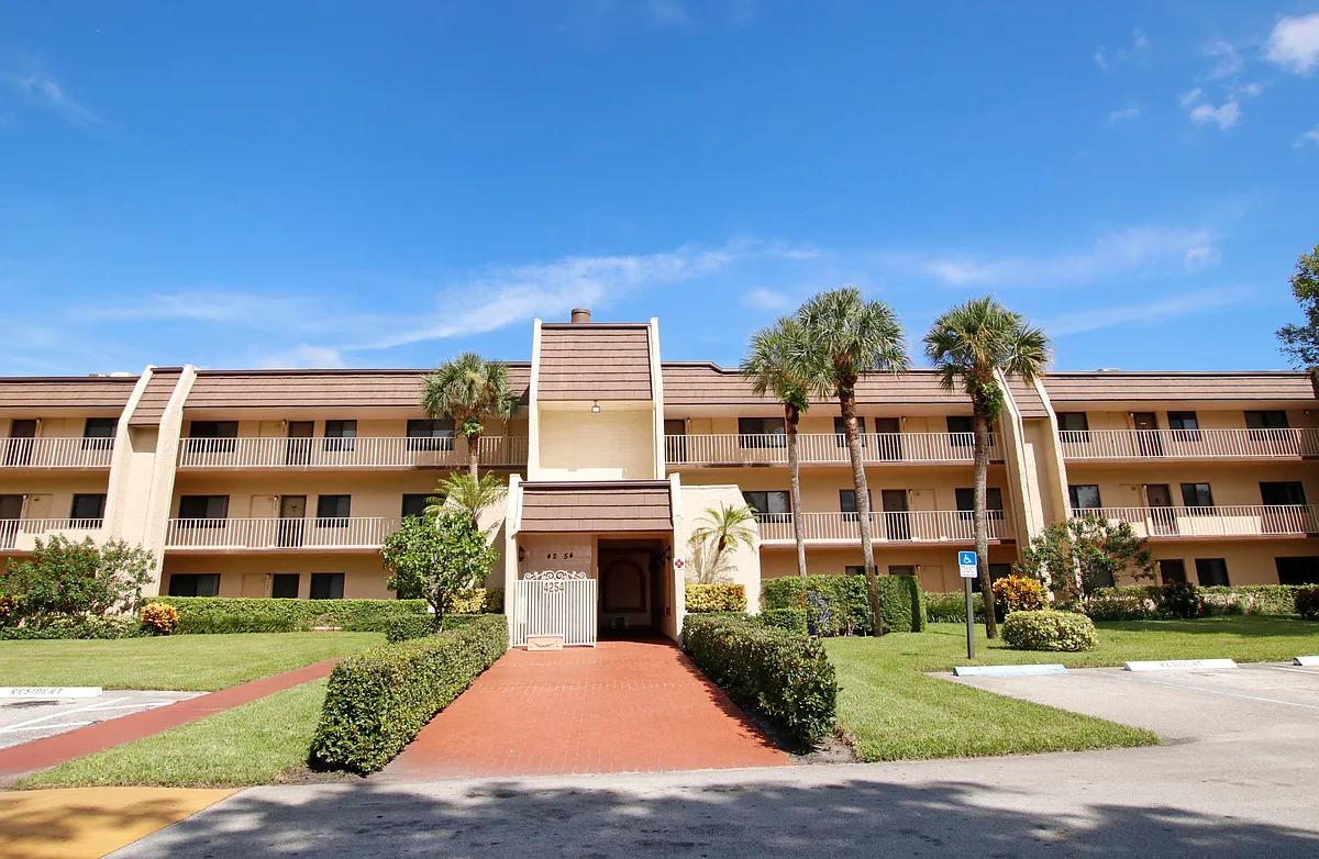 Building Photo - 4254 Deste Ct #305