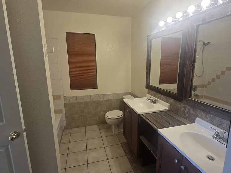 4049 W Camino Del Rio — Photo 19