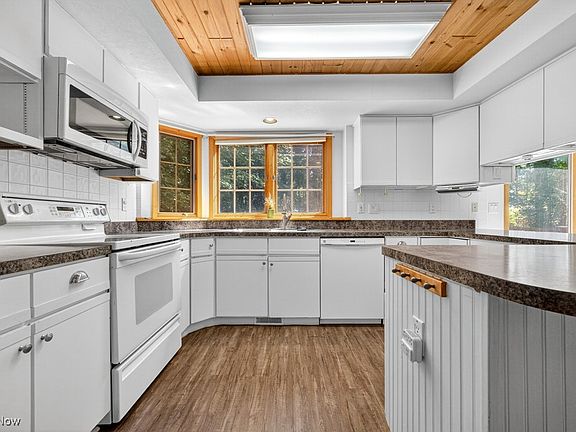 4th image of 9560 Curberry Dr