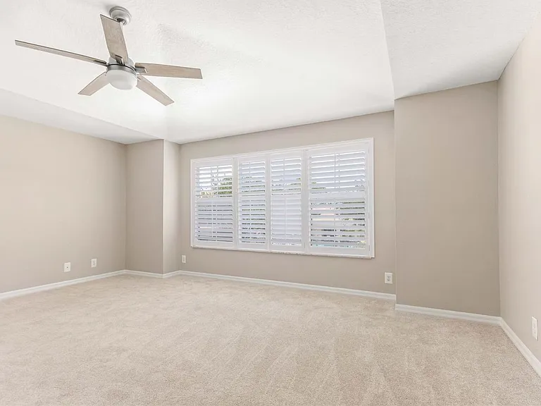 3326 Covered Bridge Dr W — Photo 38