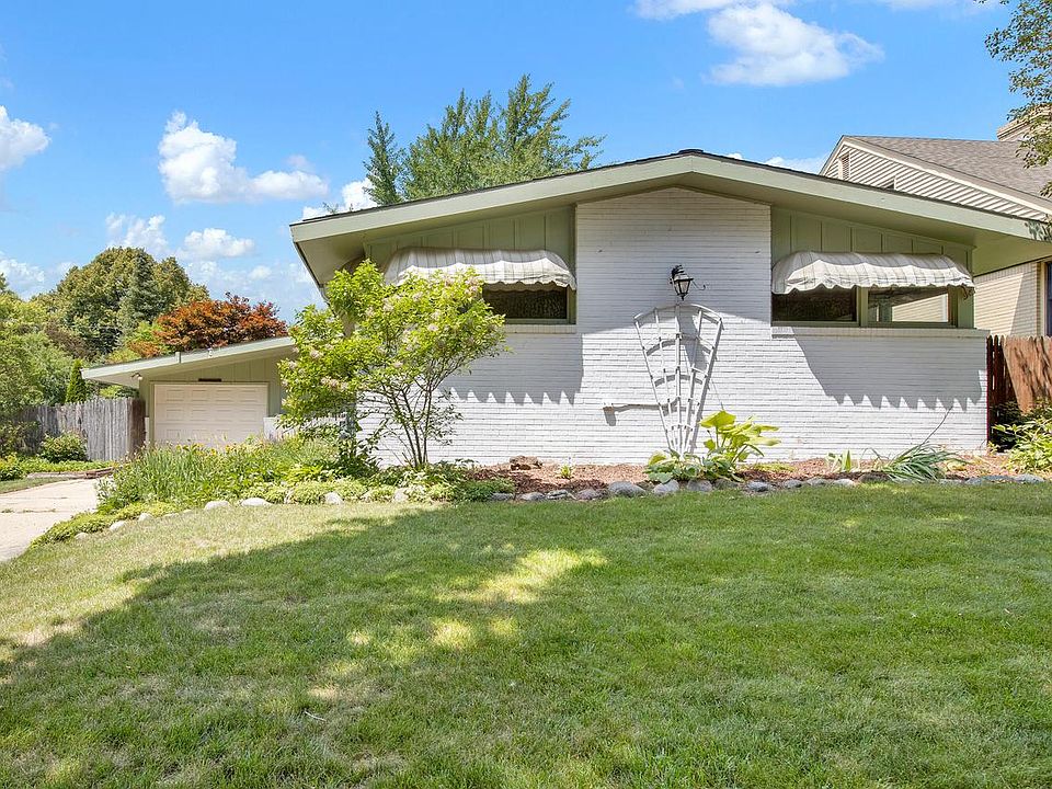 10520 West Woodward AVENUE, Wauwatosa, WI 53222 Zillow