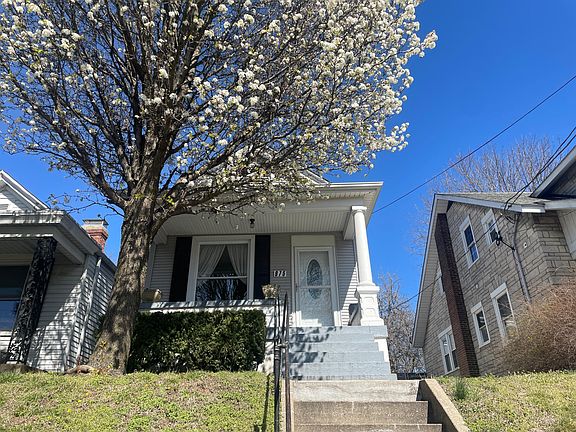 2nd image of 975 Schiller Ave