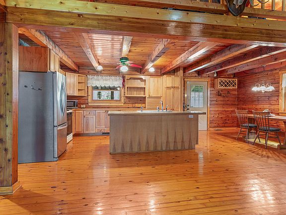 3rd image of 870 Clover Road