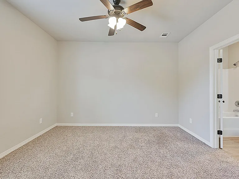 401 Ash St #B — Photo 11