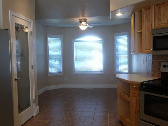 4th image of 2736 N Sweetwood Ave