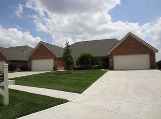 4829 W Harrisburg Ct, New Palestine, IN