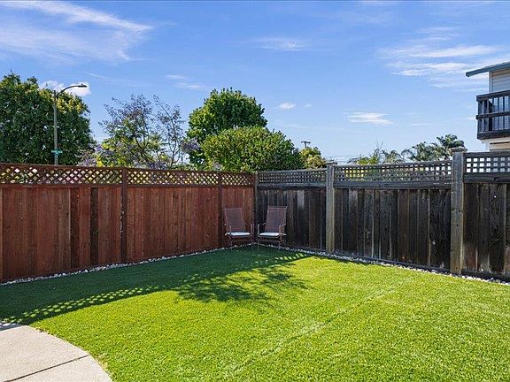 4th image of 1640 Lodi Ave