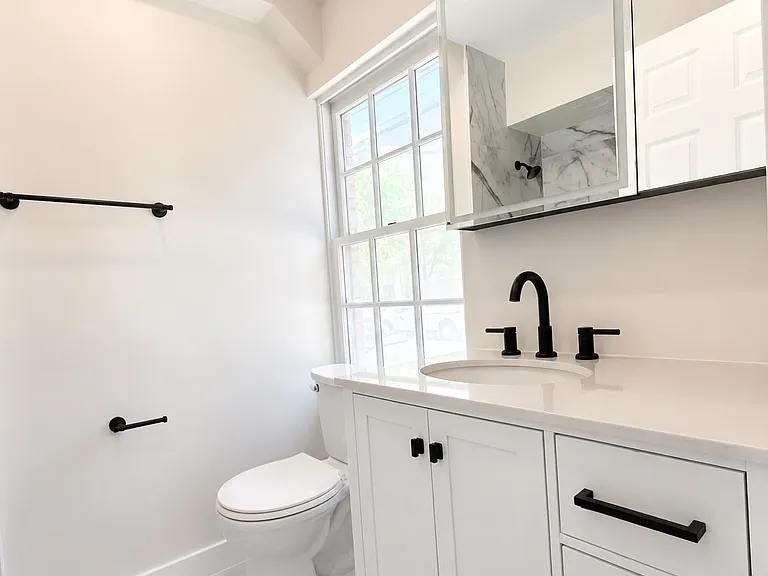 133 Grand St #1 — Photo 9
