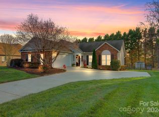 1713 Indian Springs Dr NW, Conover, NC 28613