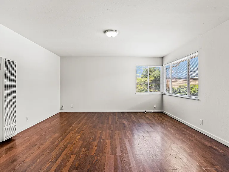 11818 Foothill Way #3 — Photo 3
