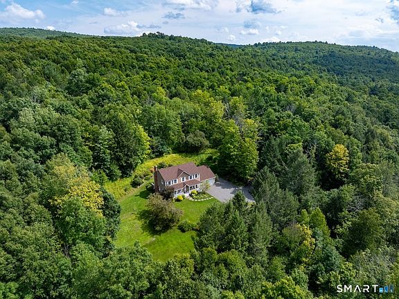 2nd image of 82 Valley Road