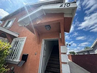 410 E 105th St