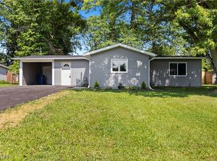 12569 Harmony Dr, Grafton, OH 44044