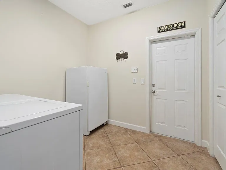 405 SE Salerno Rd — Photo 30