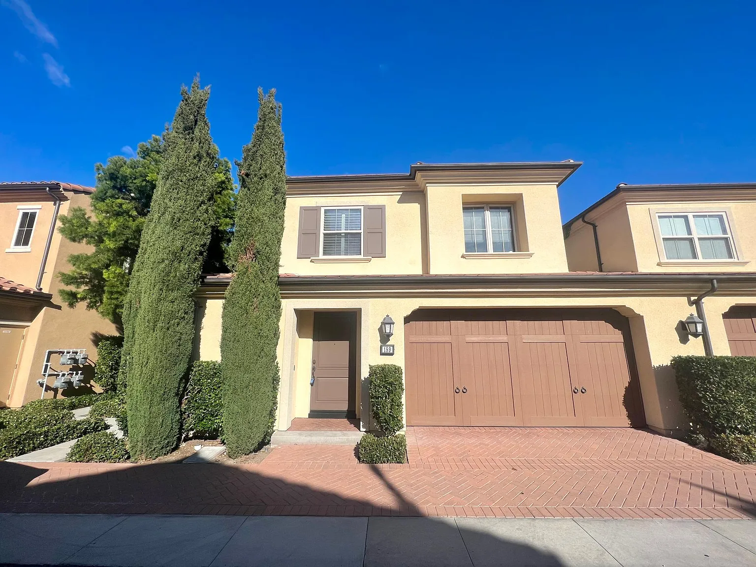3 bed, 2.5 bath, 1654 sqft, $4,900 — Photo 1