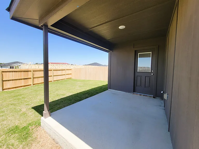1235 Lexington Dr #B — Photo 16