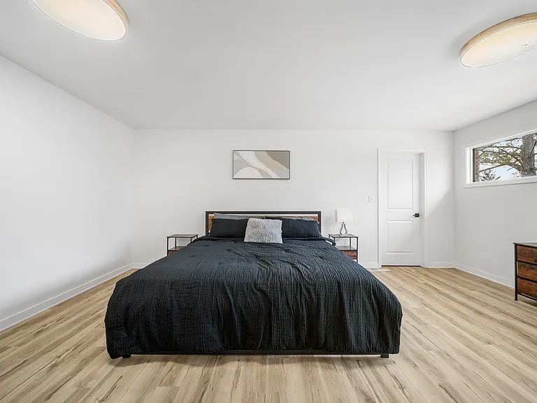 325 Russell Rd — Photo 13