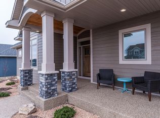 1895 Kerry Dr NE, Rochester, MN 55906