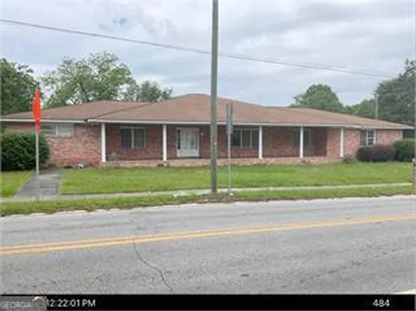 14 N Ralph St, Claxton, GA 30417