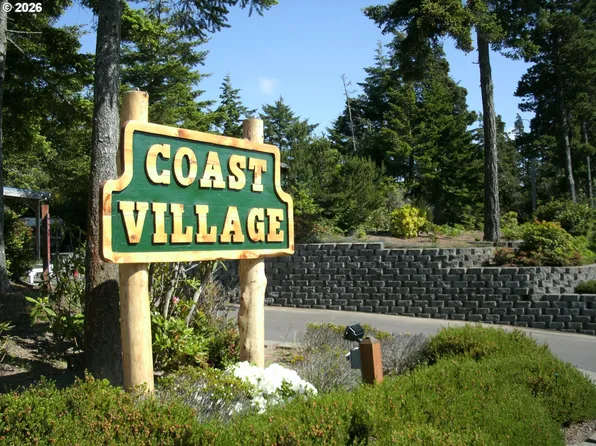 223 Azalea St, Florence, OR 97439