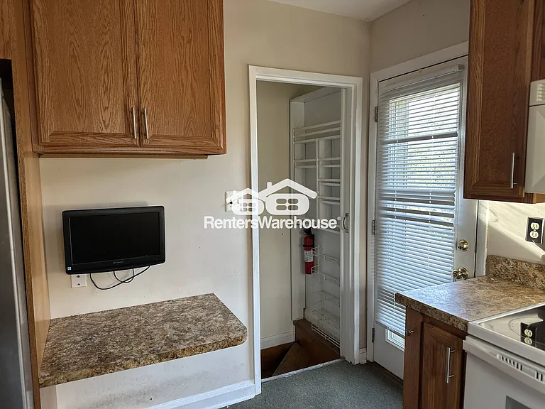223 Deep Dale Dr — Photo 9