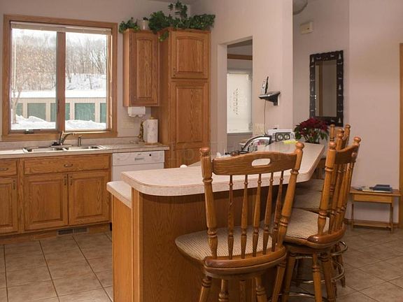 4th image of 1836 Nodaway Dr