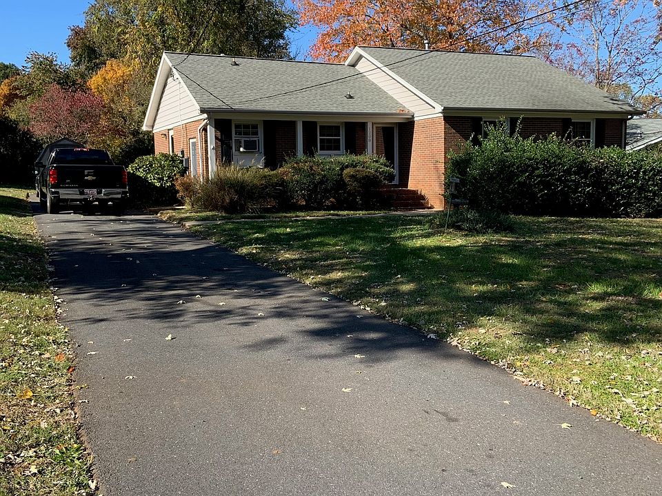 1st image of 1208 Huntsmoor Dr