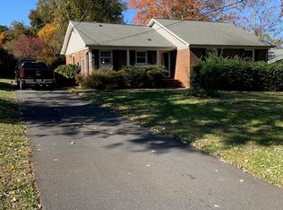 1208 Huntsmoor Dr, Gastonia, NC 28054
