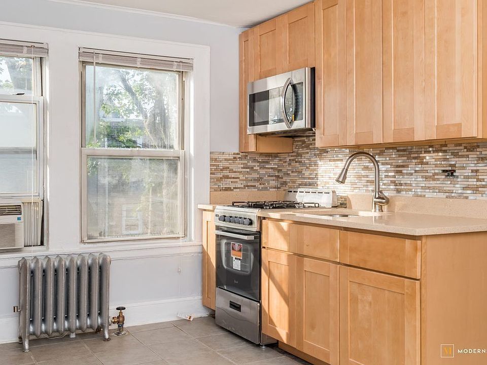 1st image of 20-54 33rd St #2C