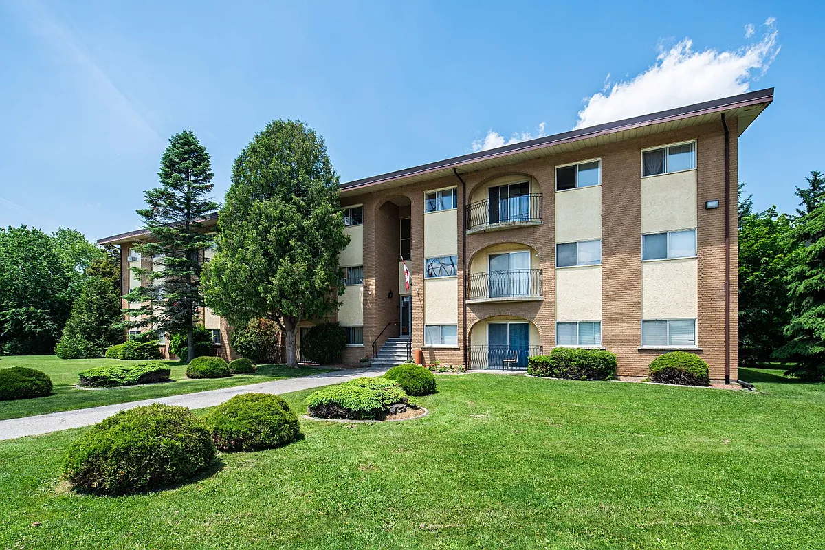 Building Photo - 485 Parkside Dr