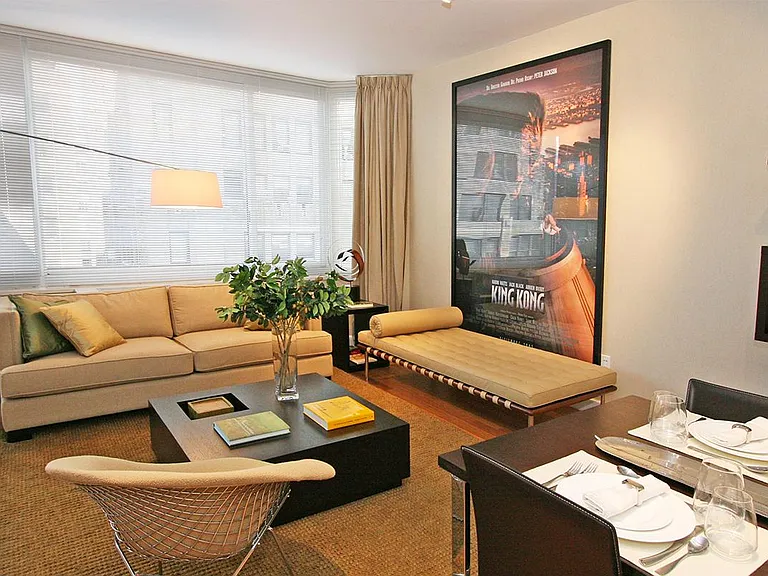 320 W 38th St #2006 — Photo 1