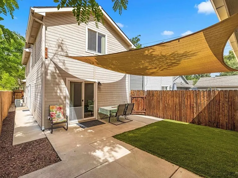 1576 S Grant Ave — Photo 10