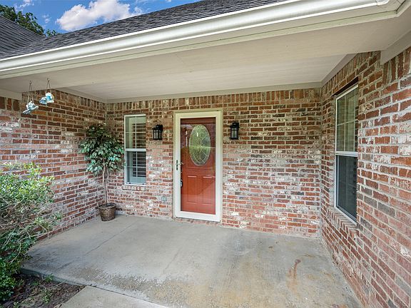 5th image of 109 Castlewood Rd