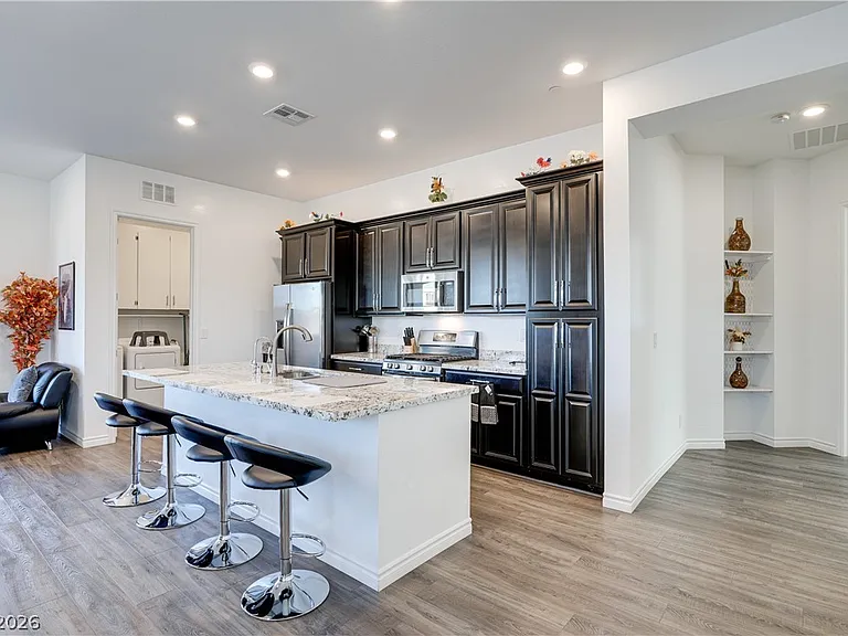 209 Coltrane Canyon Ave — Photo 5