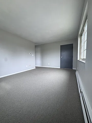400 Riverside Dr Photo 1