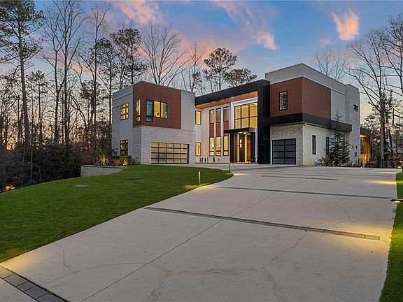 2nd image of 415 River Valley Rd