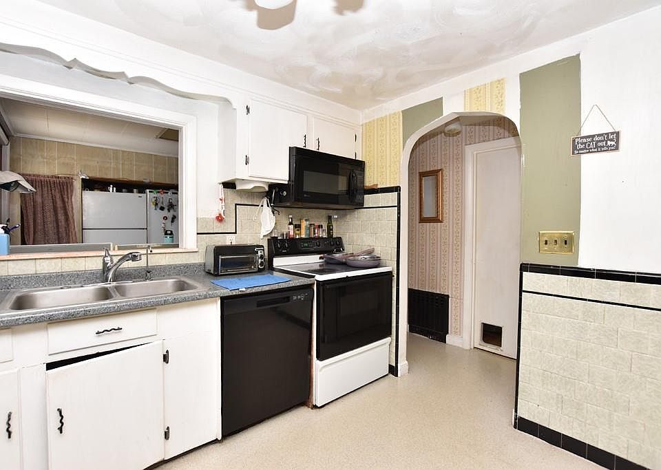 680 Mendon Rd, Cumberland, RI 02864 MLS 1336077 Zillow