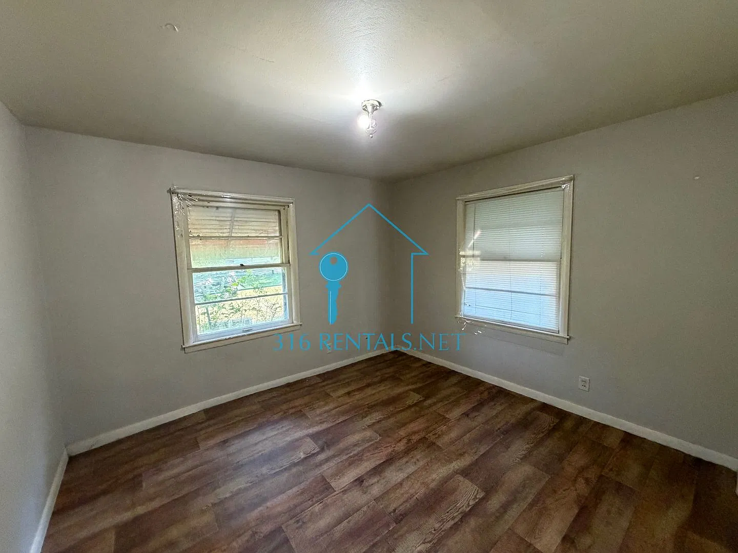 704 N High St — Photo 4