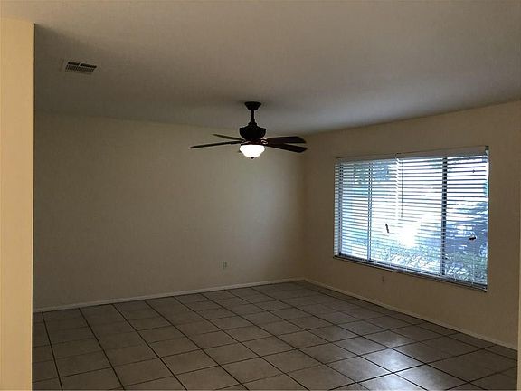 5th image of 1314 SE Buckingham Terrace