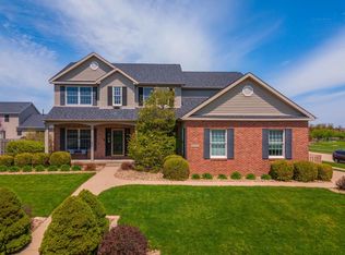 3708 Baldocchi Dr, Bloomington, IL 61704