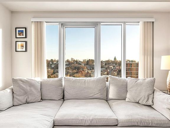 4th image of 100 Exchange St Unit 1307