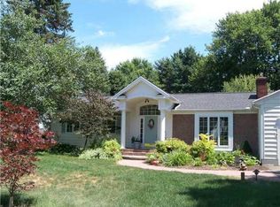 24 Green Valley Rd, Pittsford, NY 14534