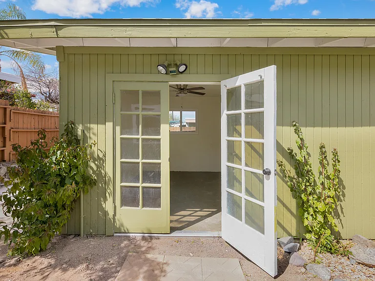 38501 Bel Air Dr — Photo 12