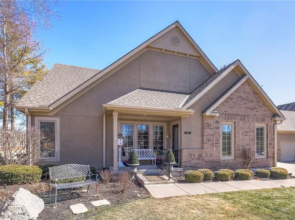 7205 Legler St, Shawnee, KS 66217