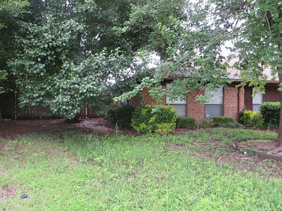 3rd image of 2313 Ember Lee Dr