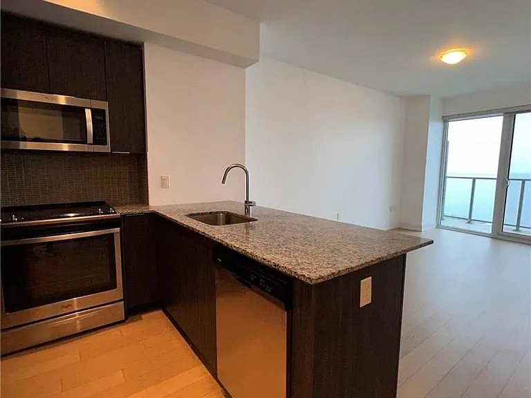20 Shore Breeze Dr #3309 — Photo 3