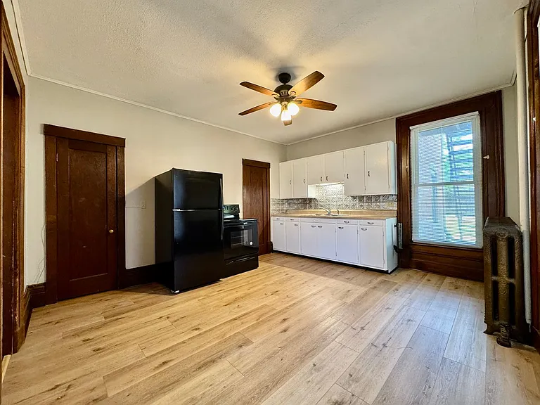 628 N Main St — Photo 10