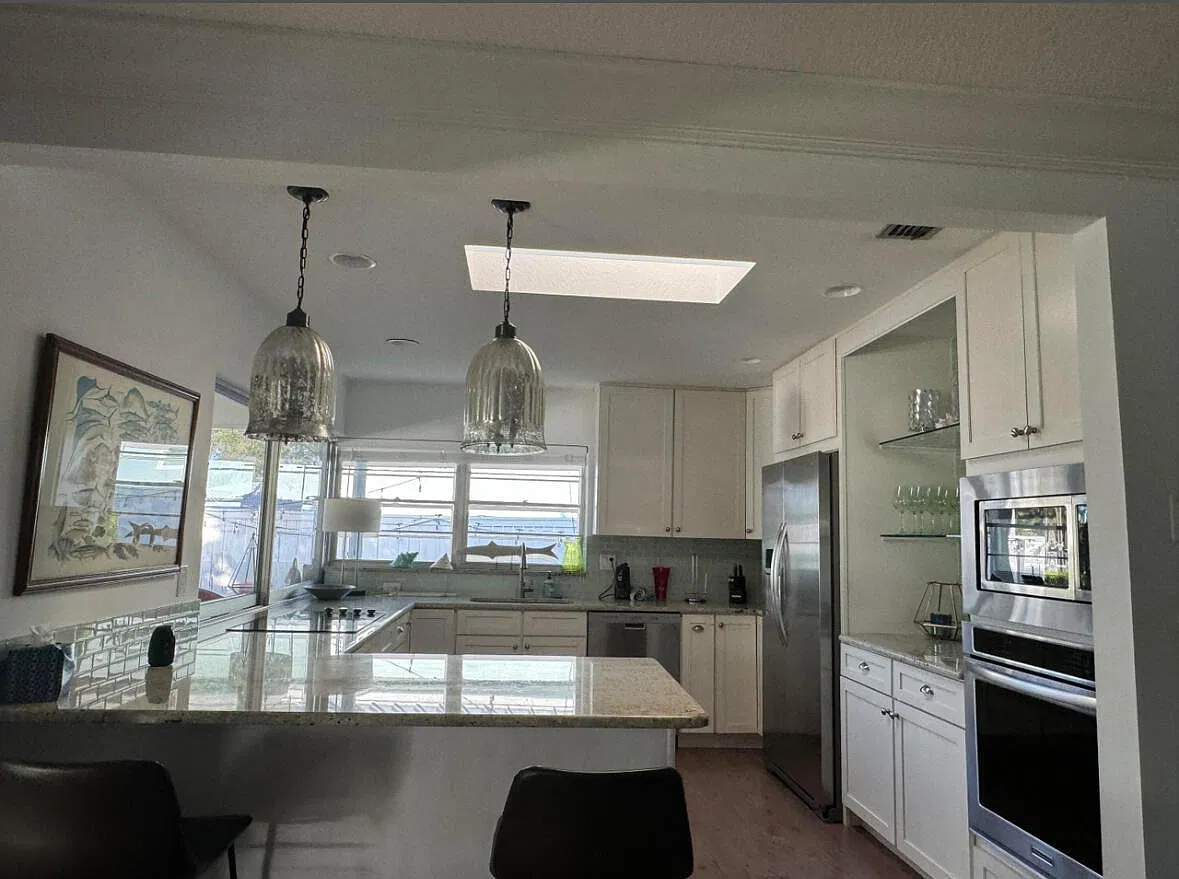 2 bed, 2.0 bath, 1439 sqft, $12,000 — Photo 4