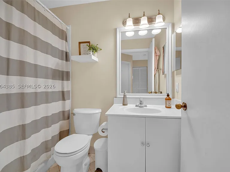 885 Tanglewood Cir #885 — Photo 13