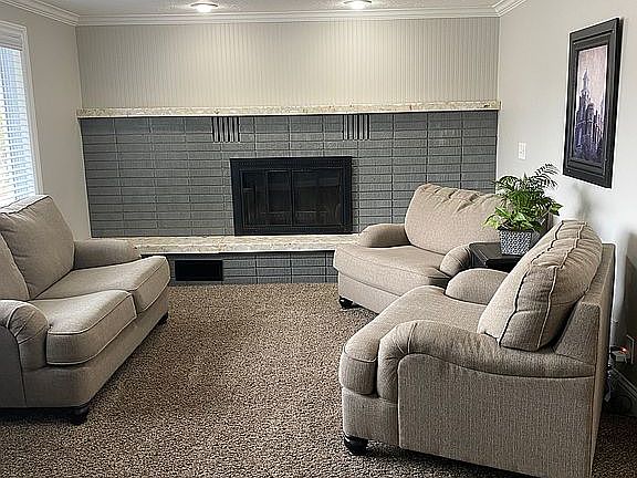 Living Room with fireplace